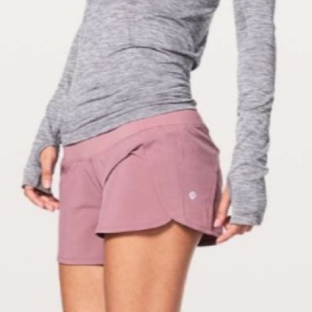 Lululemon Run Times Short II  Size 4 with a 4" inseam excellent
Figue